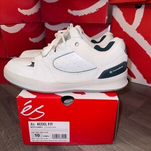 éS Accel Fit White Sneakers